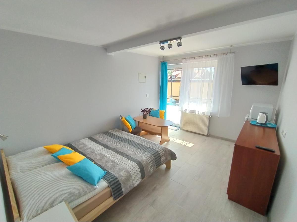 Moris 2 Pokoje Goscinne Leba Exteriér fotografie
