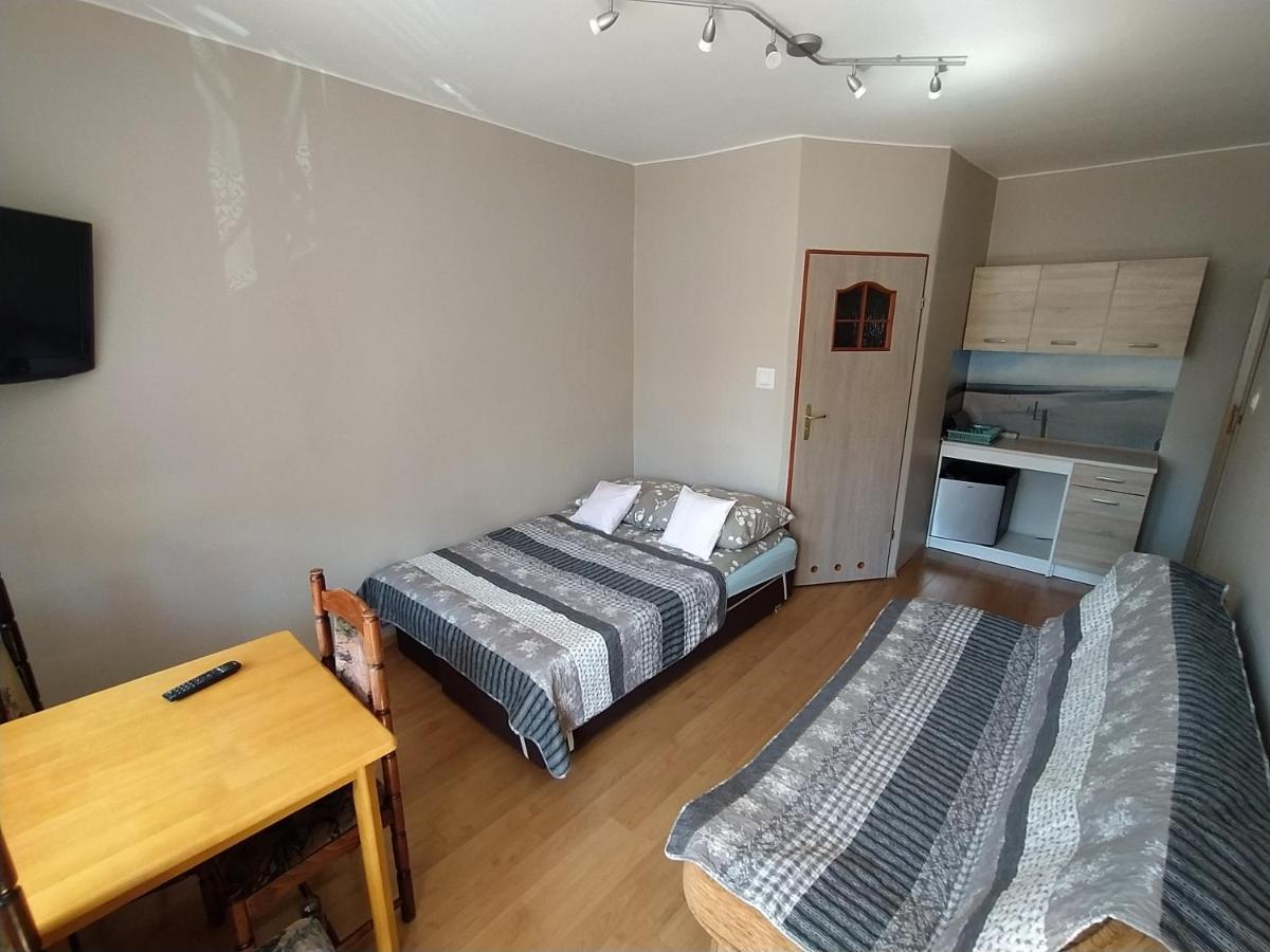 Moris 2 Pokoje Goscinne Leba Exteriér fotografie